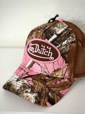 NWT Von Dutch Pink and Brown Real Tree Edge Trucker - SnapBack - Adjustable